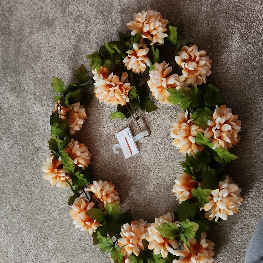 Ashland Fall Cream mum garland
